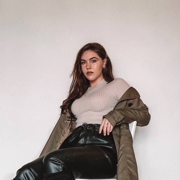 Meet your Posher, Emma - Picture 1 of 4